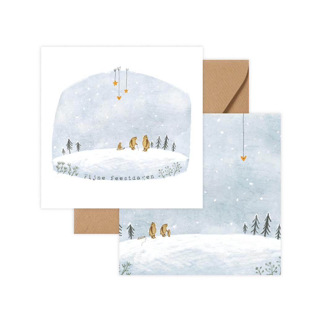 Kerstkaartje Berenfamilie met 2 kindjes in de sneeuw
